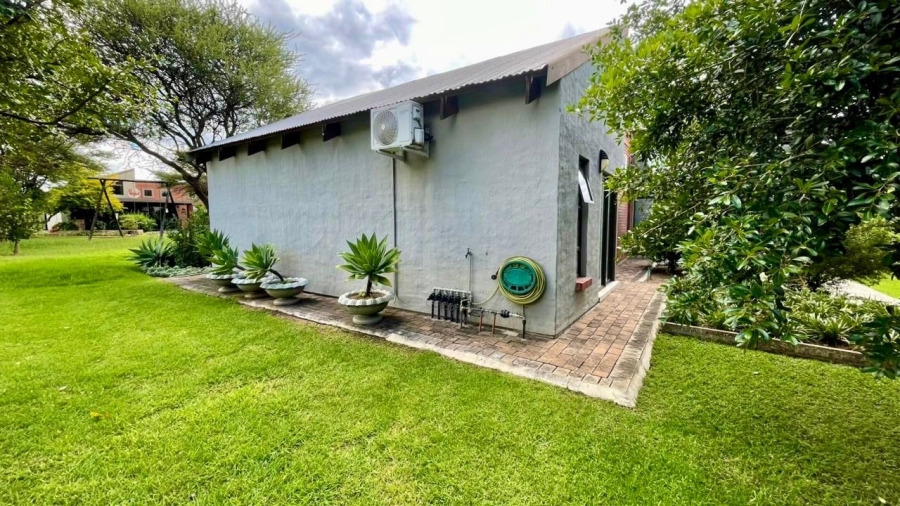 2 Bedroom Property for Sale in Waterval East North West